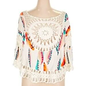 Pretty boho crochet top w/feather print by Vivid Importers of New York size Med
